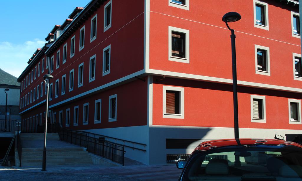 The Factory Residence Hall Ségovie Extérieur photo