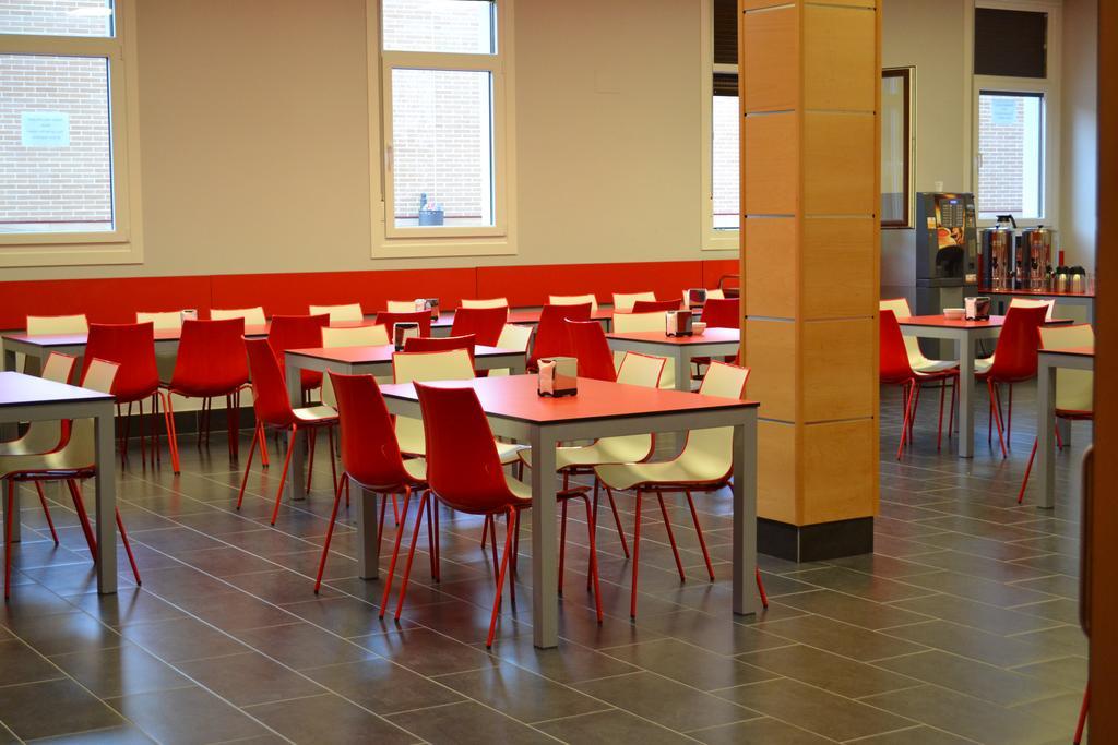 The Factory Residence Hall Ségovie Extérieur photo